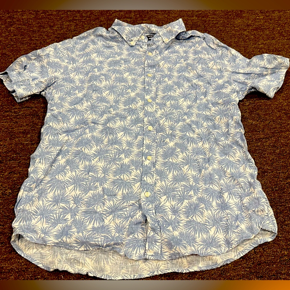 EUC Michael Kors Light Blue and White Floral Shirt Slim Fit M